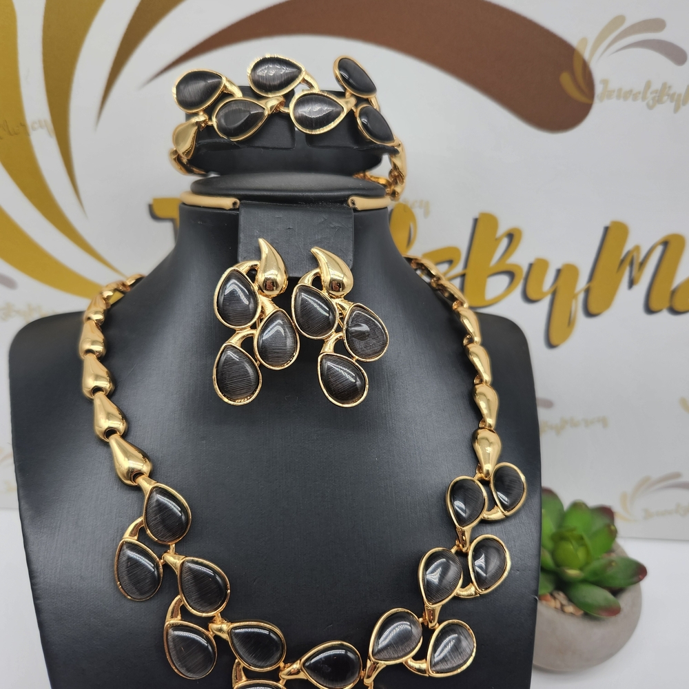 Elegant Gold and Black Teardrop Necklace Set